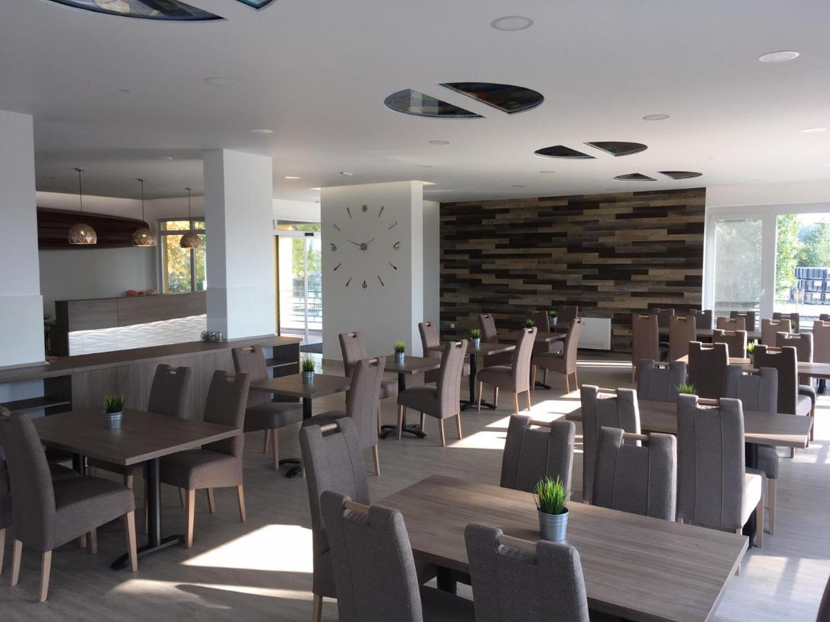 Nautilus Etterem Es Panzio Hotel Dabas Exterior photo